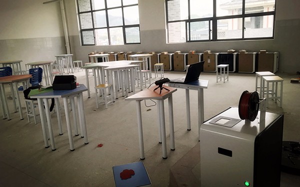 kaiyun教育级3D打印机走进贵州高级中学